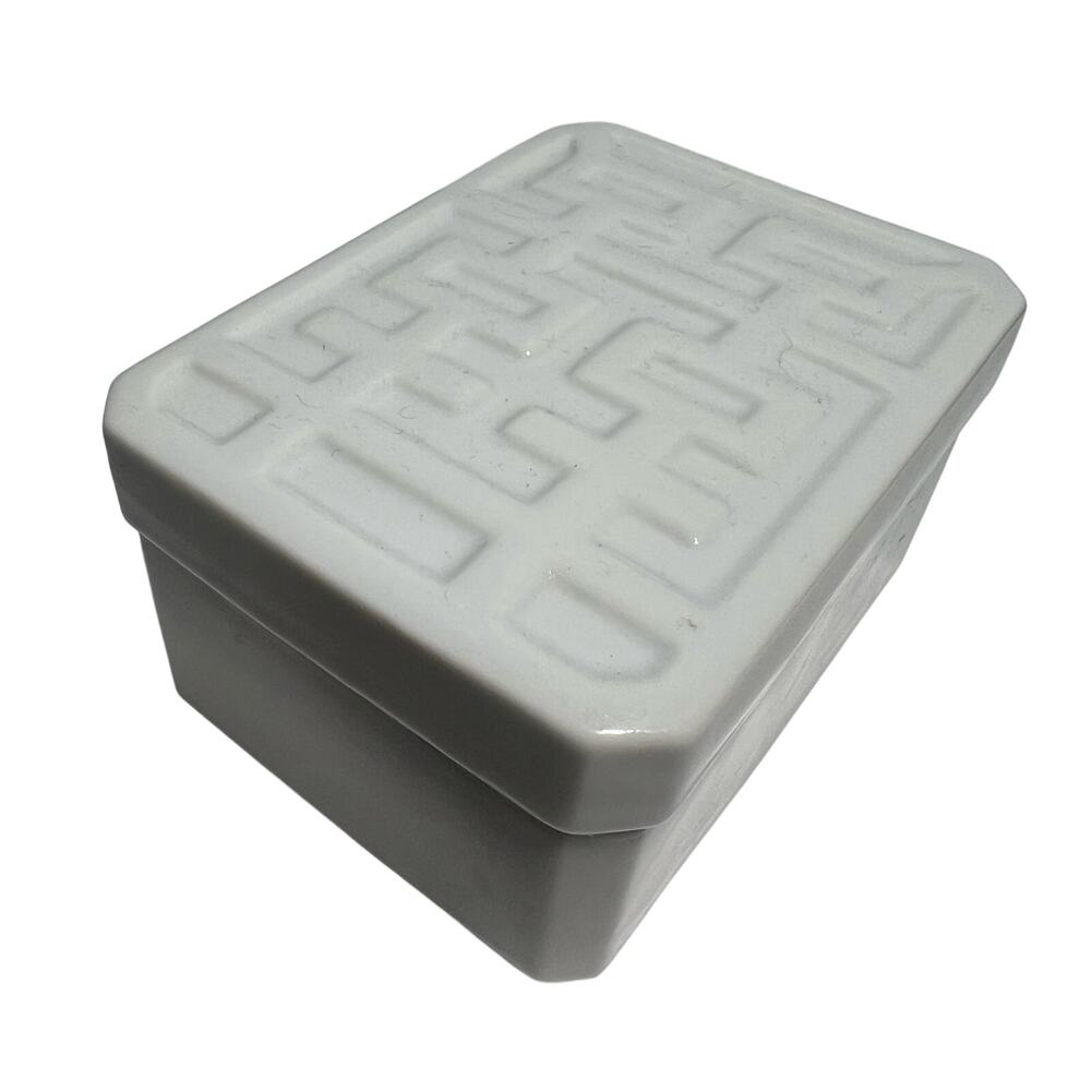 Vintage Minimalist Blanc de Chine Porcelain Trinket Box Jewelry Vanity Japan